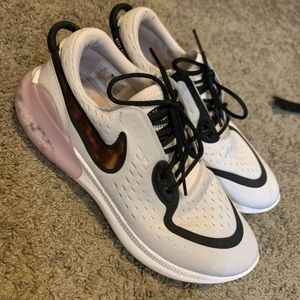 Women’s Nike Shoes